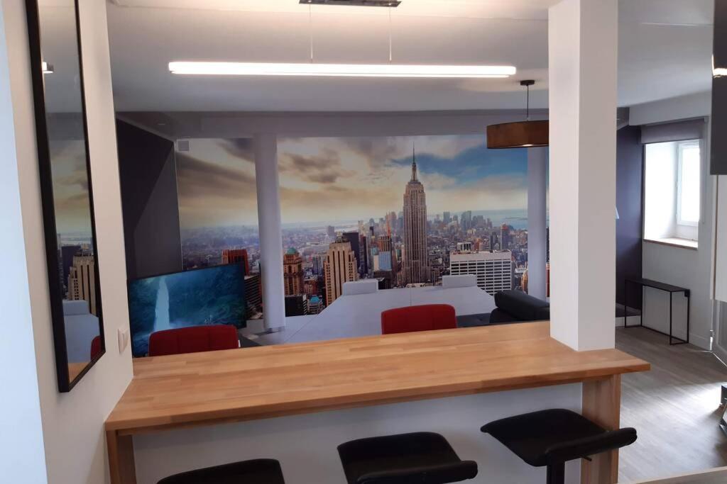 Appartement Renove Le New-York En Centre Ville - Terrasse Et Parking - Non Climatise La Roche-Chalais Exterior foto